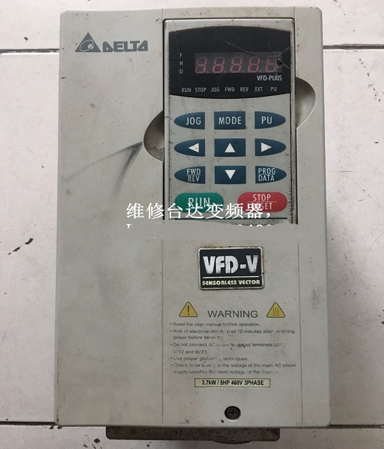 山東煙臺(tái)專業(yè)維修臺(tái)達(dá)變頻器變頻器，承接全國(guó)的臺(tái)達(dá)變頻器變頻器維修業(yè)務(wù)和煙臺(tái)及周邊地區(qū)的安裝調(diào)試業(yè)務(wù)。我們將用精湛的技術(shù)、優(yōu)質(zhì)的服務(wù)為您排憂解難！  臺(tái)達(dá)變頻器變頻器維修，可快速解決臺(tái)達(dá)變頻器變頻器故障：整流模塊損壞、逆變模塊損壞、上電無(wú)顯示、顯示過(guò)電壓或欠電壓、顯示過(guò)電流或接地短路、電源與驅(qū)動(dòng)板啟動(dòng)顯示過(guò)電流、空載輸出電壓正常，帶載后顯示過(guò)載或過(guò)電流、有顯示無(wú)輸出等。     VFD300VL43