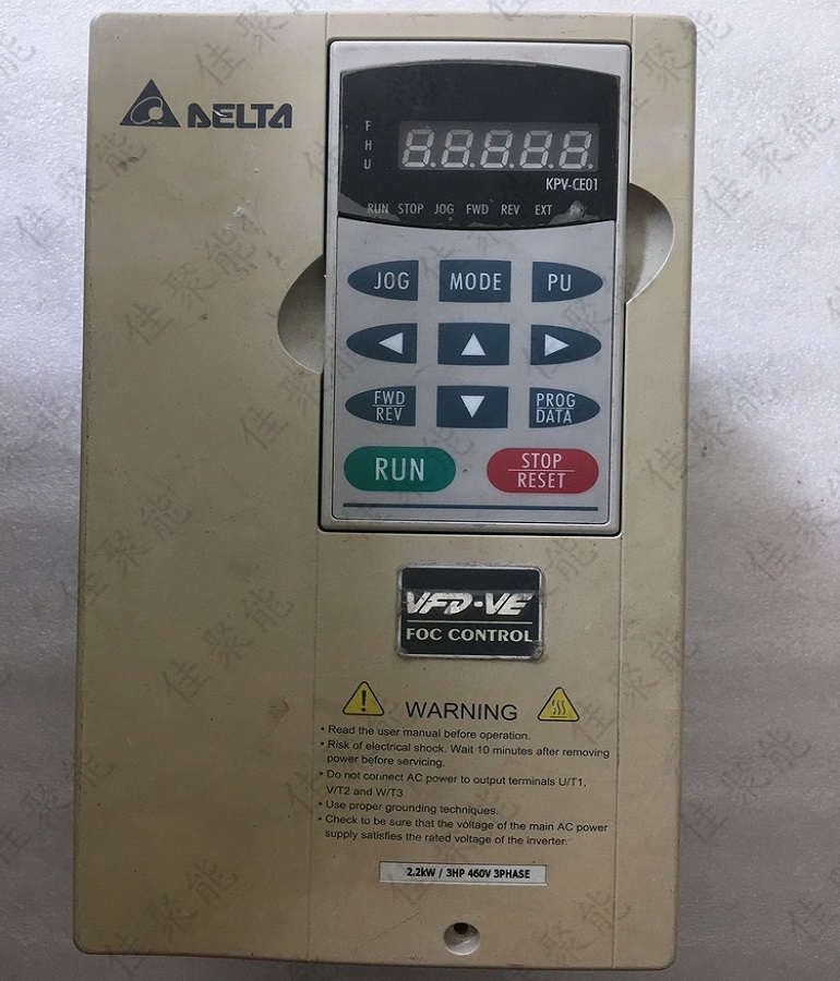山東煙臺(tái)專業(yè)維修臺(tái)達(dá)變頻器變頻器，承接全國(guó)的臺(tái)達(dá)變頻器變頻器維修業(yè)務(wù)和煙臺(tái)及周邊地區(qū)的安裝調(diào)試業(yè)務(wù)。我們將用精湛的技術(shù)、優(yōu)質(zhì)的服務(wù)為您排憂解難！  臺(tái)達(dá)變頻器變頻器維修，可快速解決臺(tái)達(dá)變頻器變頻器故障：整流模塊損壞、逆變模塊損壞、上電無(wú)顯示、顯示過(guò)電壓或欠電壓、顯示過(guò)電流或接地短路、電源與驅(qū)動(dòng)板啟動(dòng)顯示過(guò)電流、空載輸出電壓正常，帶載后顯示過(guò)載或過(guò)電流、有顯示無(wú)輸出等。     DELTA VFD0